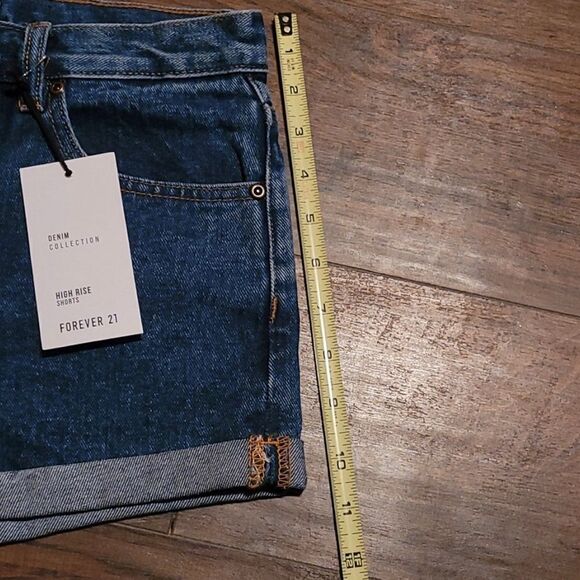NWT … FOREVER 21 “Size: 24” High Rise Shorts - Picture 4 of 11